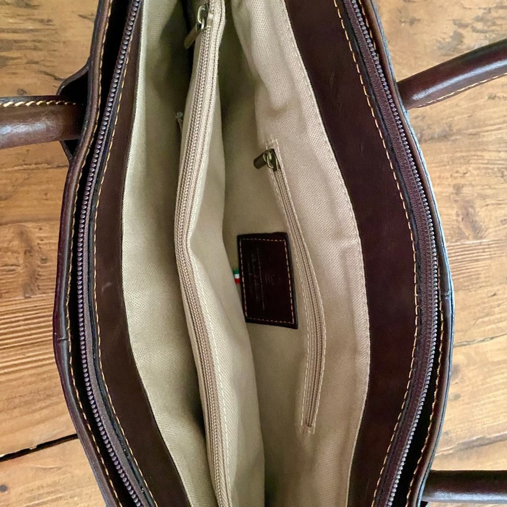 Borgo Dehli Etruschi Italian Leather Purse - Picture 4 of 6